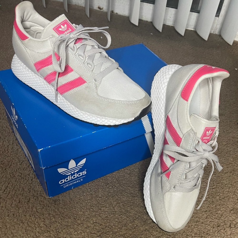 Pink Gray&white Womens athletic sneaker 6.5, Adidas Forest Grove J , comfortable